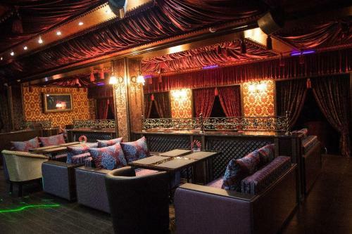 Russ Hotel