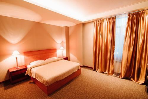 Lenina Hotel