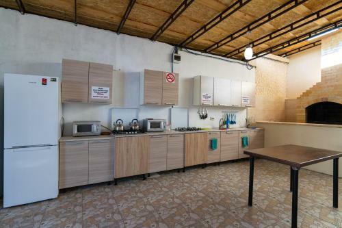 Hostal Zhasmin Guest House