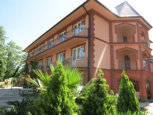Hostal Dobry Kit Guest House