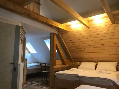 Bed & Breakfast De?ela Okusov