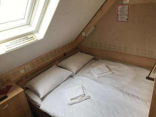 Bed & Breakfast De?ela Okusov