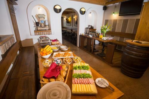 Bed & Breakfast De?ela Okusov