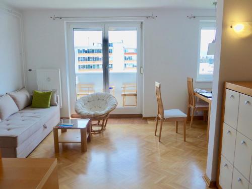 Charming Apartment Near City Center