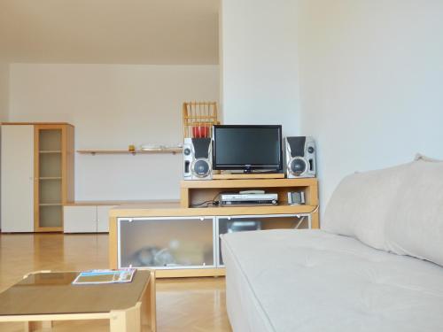 Charming Apartment Near City Center