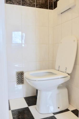 Charming Apartment Near City Center