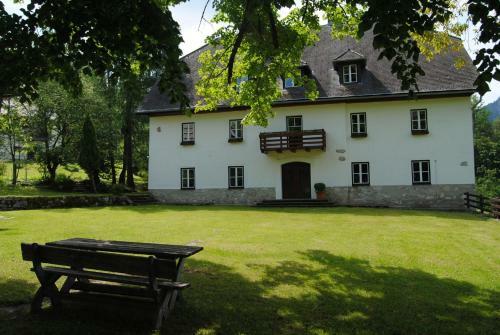 Apartamento Pension "das Tr�gern"