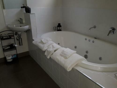 Bed & Breakfast Bass Coast Country Cottages