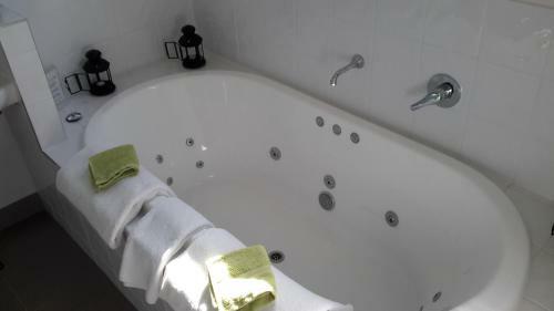 Bed & Breakfast Bass Coast Country Cottages