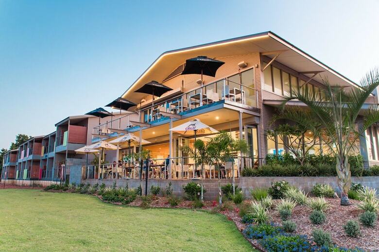 Hotel Onslow Beach Resort