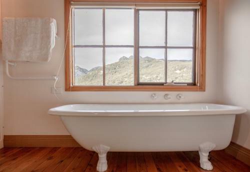 Hotel Mountain Seas Lodge