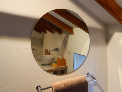Bed & Breakfast Morialta Barns
