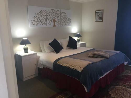 Hostal Oaktree Guest House