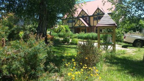 Hostal Oaktree Guest House