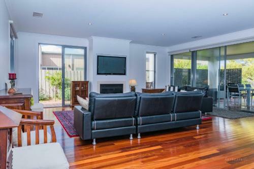 Lahinch Mews - Family Bookings Only