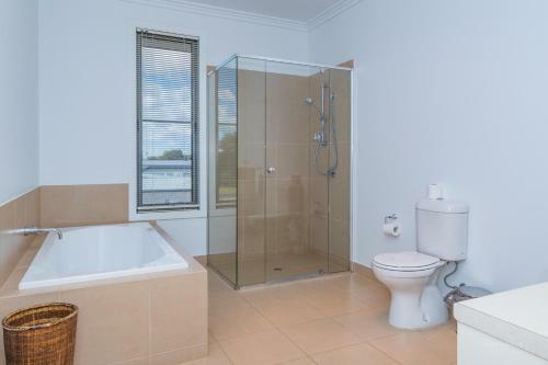 Lahinch Mews - Family Bookings Only