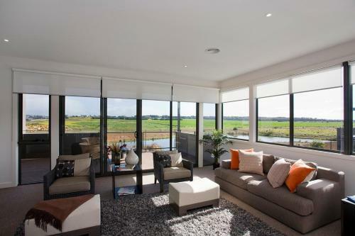 Beach & Golf Stays, Australia