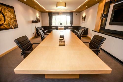 Shirvan Hotel & Spa