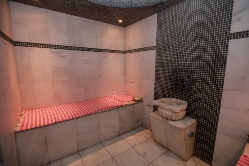 Shirvan Hotel & Spa