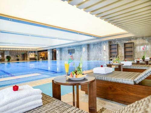 Grand New Century Hotel Haining Zhejiang