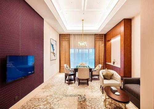 Hotel Howard Johnson New District Plaza Ziyang