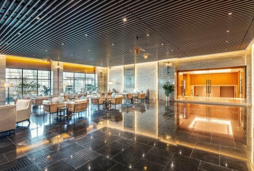 Hotel Howard Johnson New District Plaza Ziyang