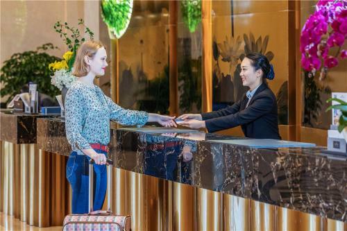Hotel Howard Johnson New District Plaza Ziyang