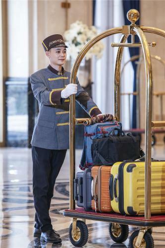 Hotel Howard Johnson New District Plaza Ziyang