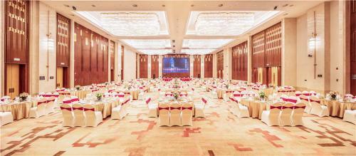 Hotel Howard Johnson New District Plaza Ziyang