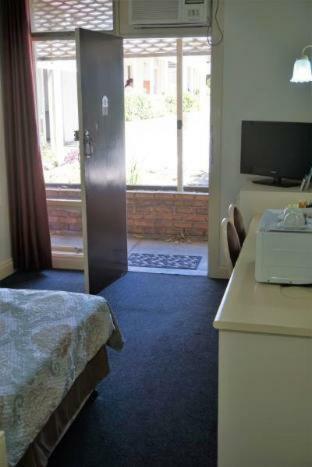 Hotel Jacksons Motor Inn