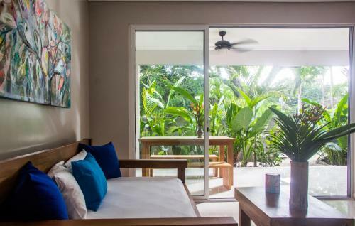 Honu Beach Apartments