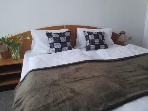 Hotel Jest?�b�