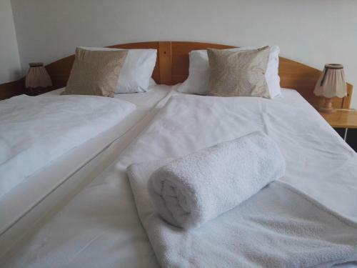 Hotel Jest?�b�