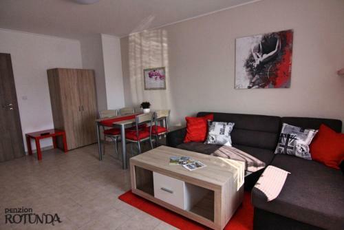 Hostal Penzion Rotunda