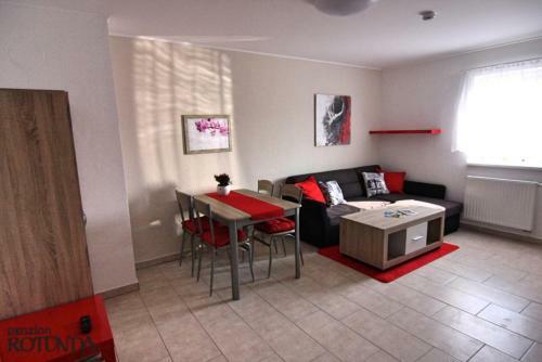 Hostal Penzion Rotunda