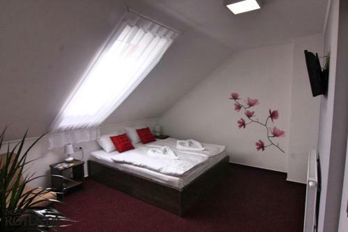 Hostal Penzion Rotunda