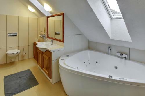 Apartamentos Zamecka Fortovna / Forester House