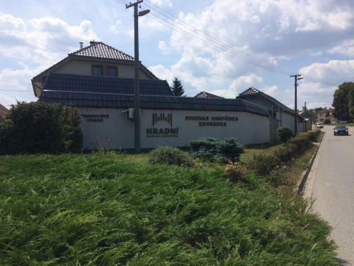Hostal Penzion Hradn�ho Pivovaru Hustope?e