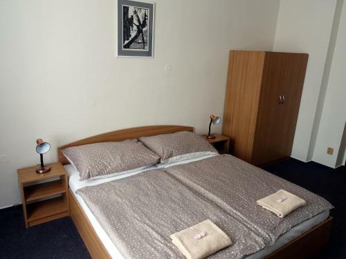 Hostal Hotel Sta?�?