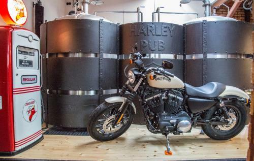 Hostal Penzion Harley Pub