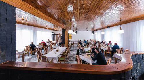 Hotel Rekrea?n� Are�l Pod ?aumburkem