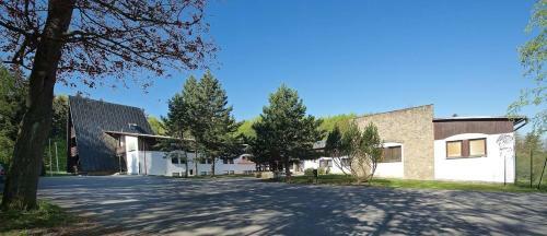 Hotel Rekrea?n� Are�l Pod ?aumburkem