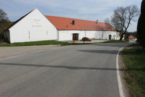 Hostal Penzion Van?veck� Dv?r