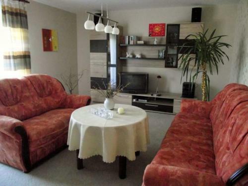Sunlit Apartment With Fenced Garden In Eixen