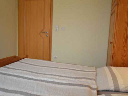 Comfortable Apartment By The Forest In Gransdorf
