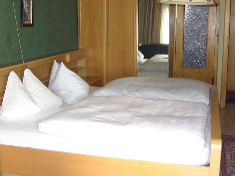Hostal Hotel Zur Guten Quelle