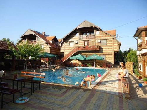 Hostal Apartments Dan Dar