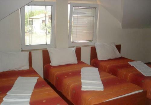 Hostal Apartments Dan Dar