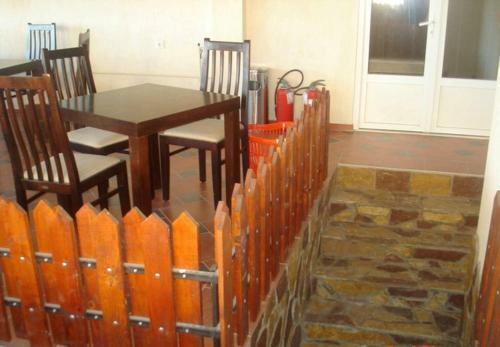 Hostal Apartments Dan Dar