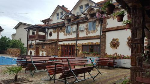 Hostal Apartments Dan Dar